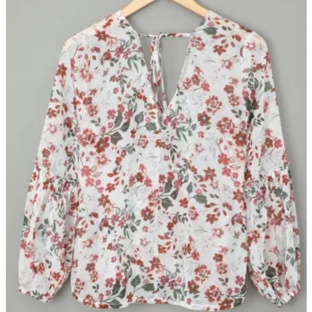 🧡1 LG left Price DROP🧡New Floral flowy wrap top - Picture 4 of 9